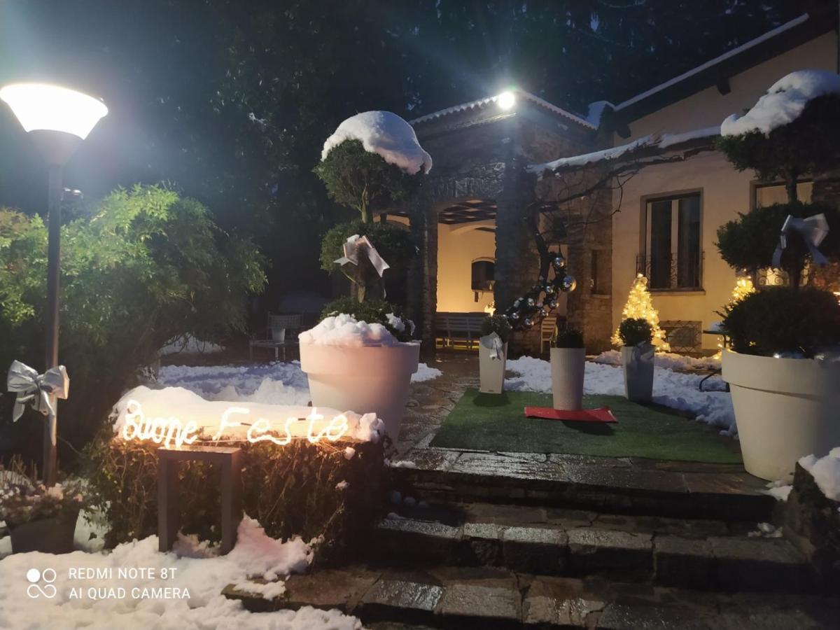 "La Selvetta" Bed And Breakfast Buguggiate Екстериор снимка