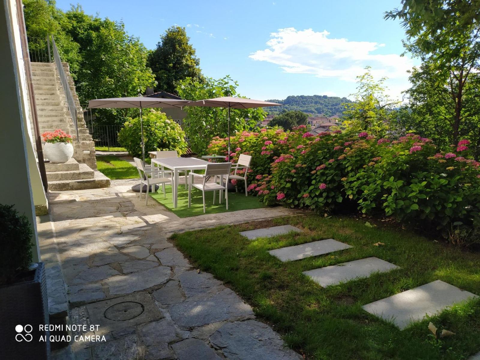 "La Selvetta" Bed And Breakfast Buguggiate Екстериор снимка