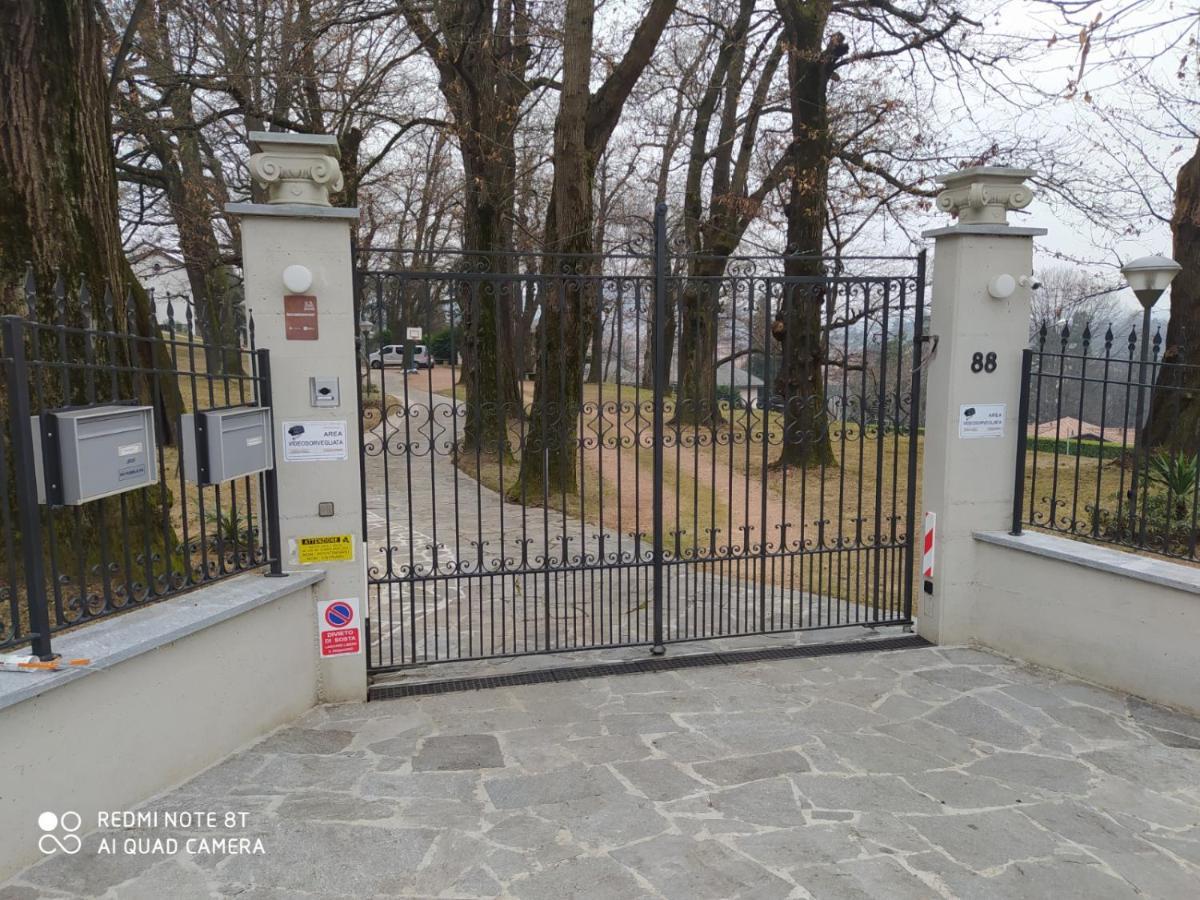 "La Selvetta" Bed And Breakfast Buguggiate Екстериор снимка