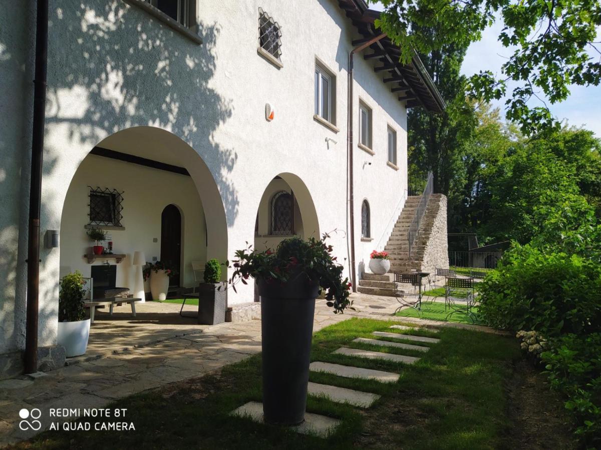 "La Selvetta" Bed And Breakfast Buguggiate Екстериор снимка